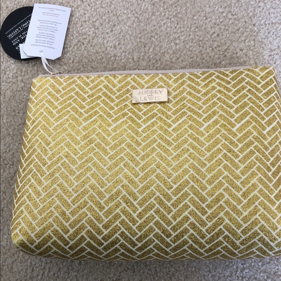 ❄️❄️Gold Glitter makeup/ travel Bag - Picture 3 of 7